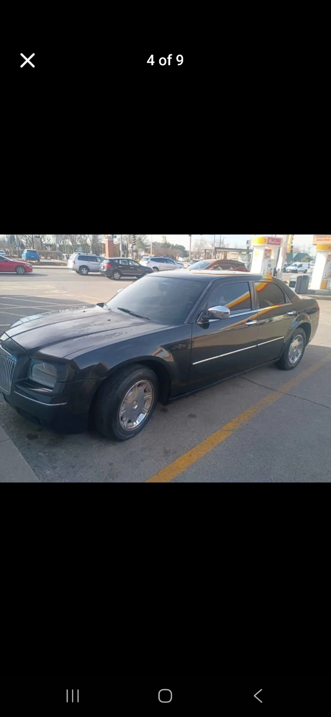 Black Chrysler 300 Sedan - photo 5