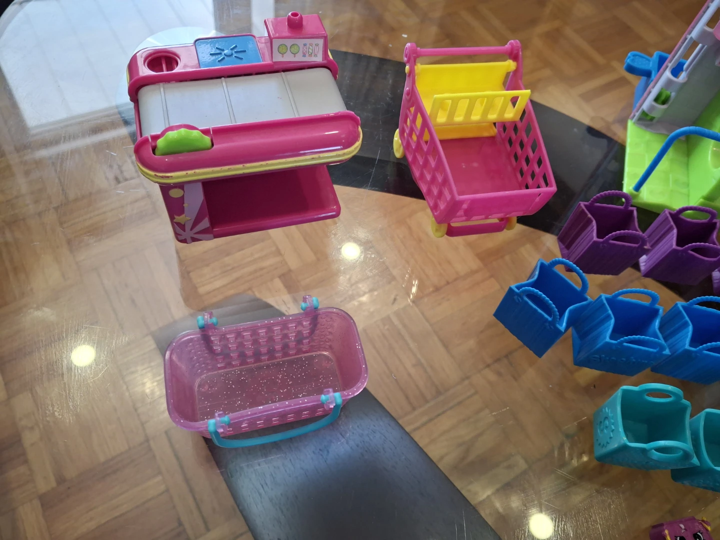 Shopkins Playset with Many Accessories and Figures - photo 5