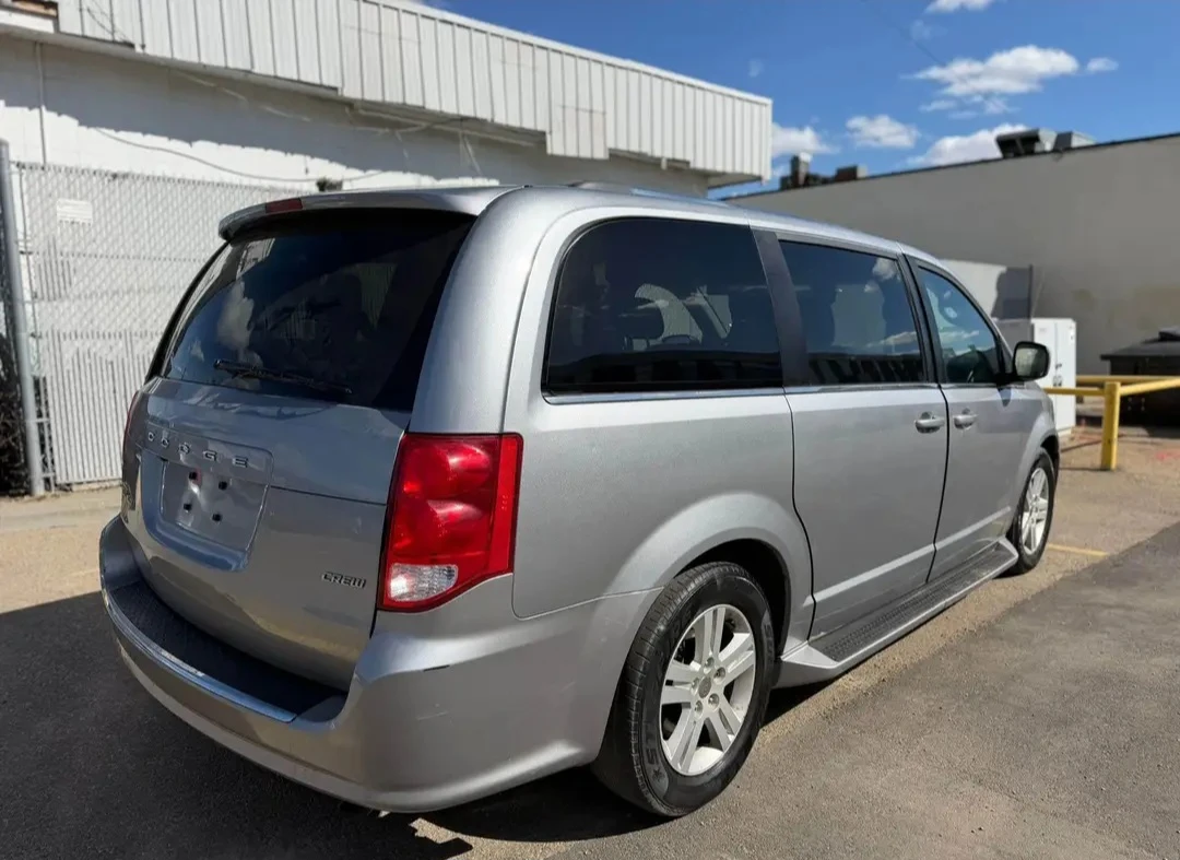 2015 Dodge Grand Caravan - photo 4