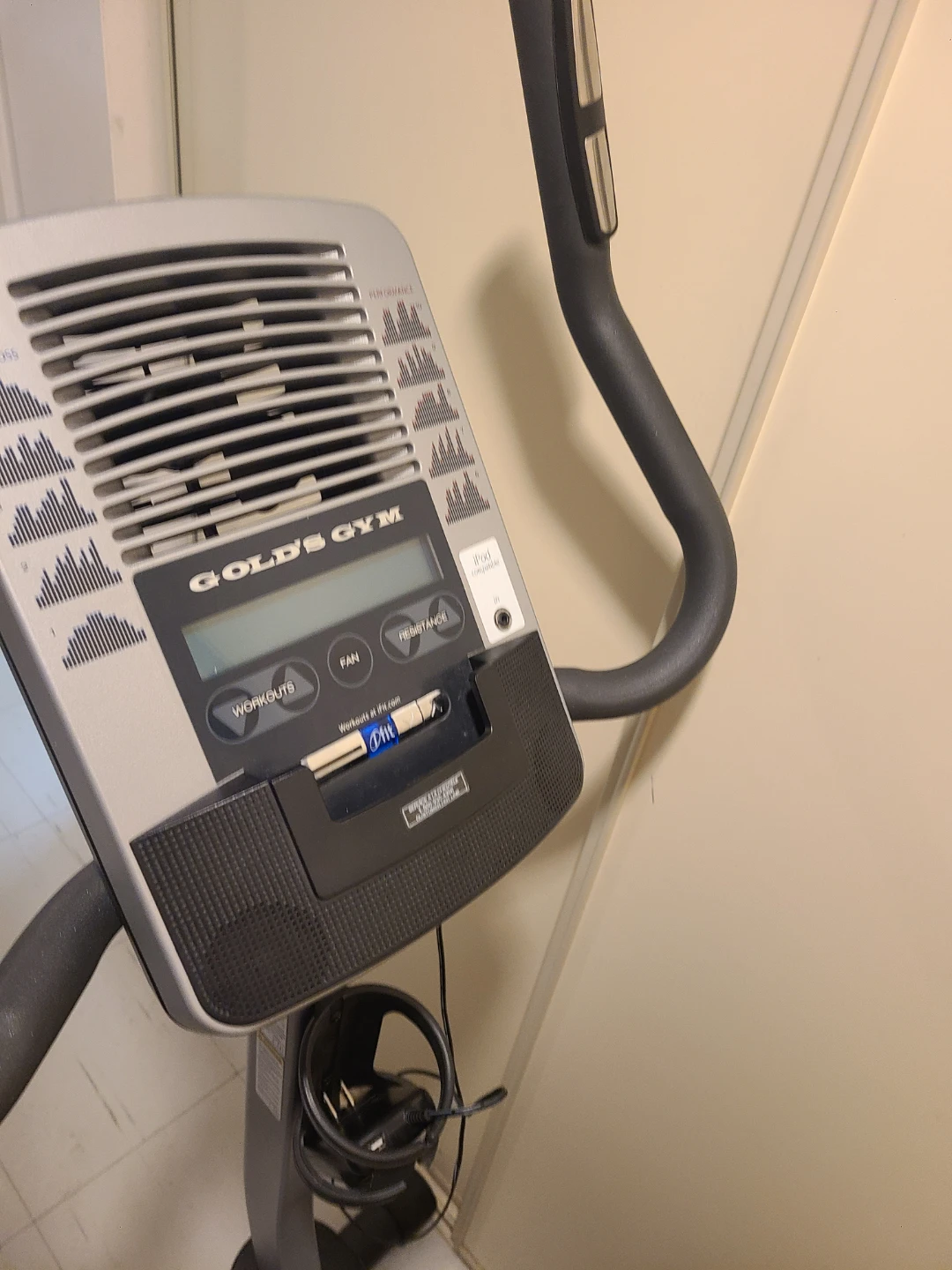 Gold's Gym 290C Power Spin Bike - photo 3