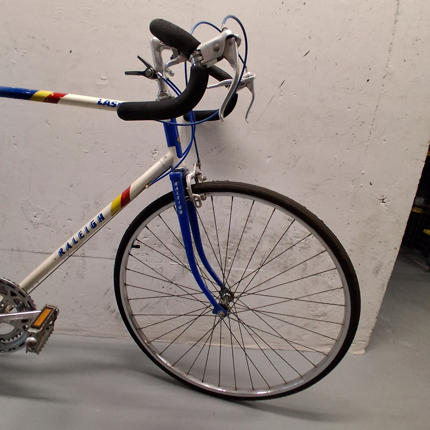 Raleigh Laser Road Bike - photo 2