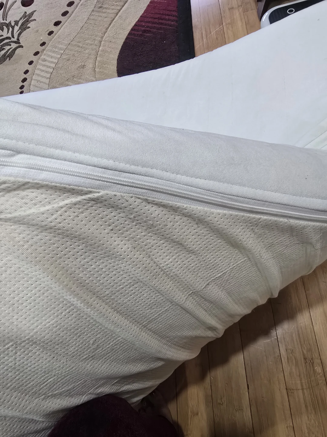 White Queen Size Mattress - photo 2