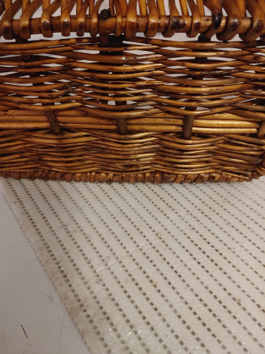 Wicker basket with handle - photo 3