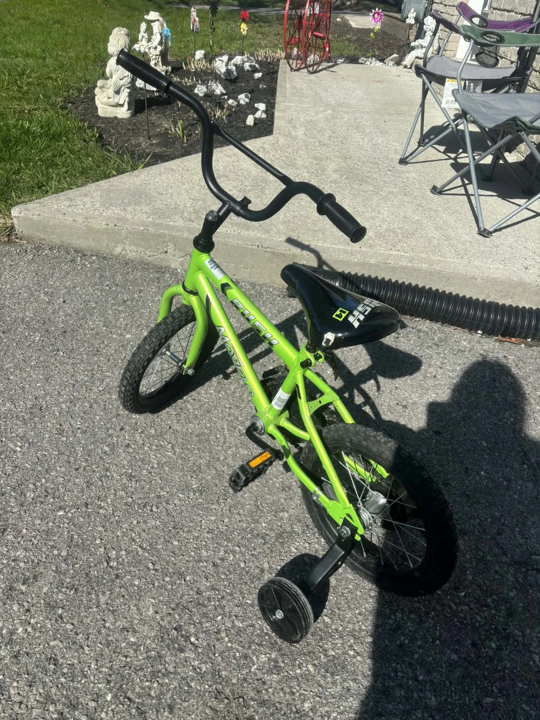 Green Mongoose Rush 14" Kids Bike with Training Wheels - photo 2