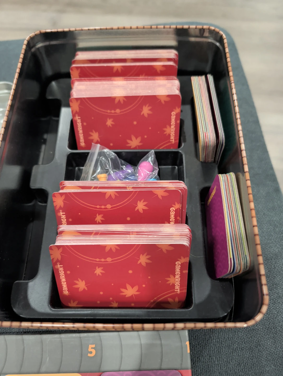 Sushi Go Party! The Deluxe Pick and Pass Card Game - photo 4