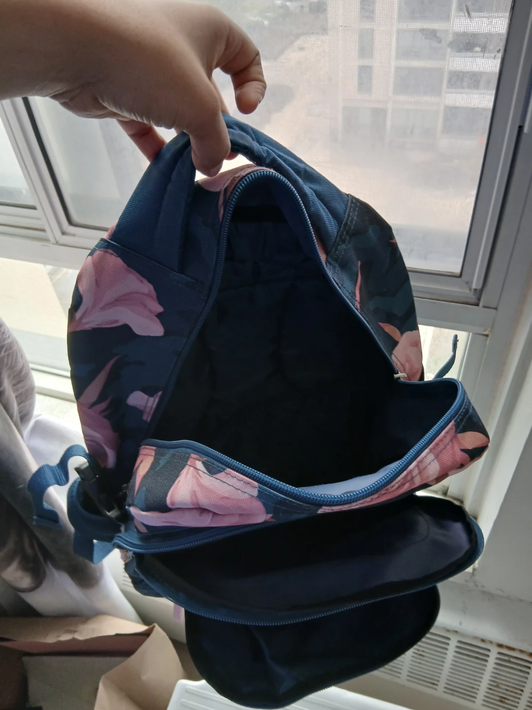 Blue floral backpack with pink accents - photo 3