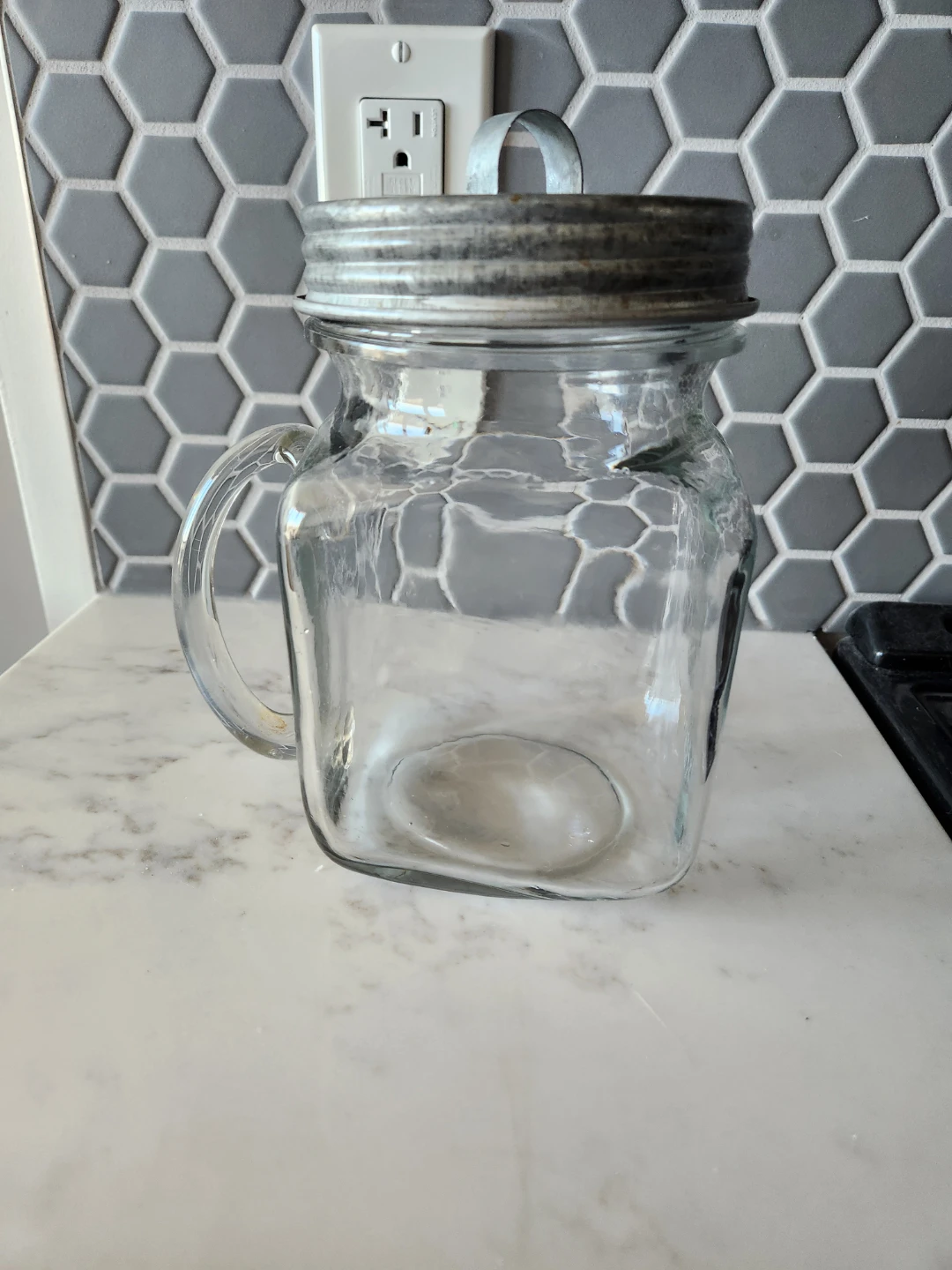 Jar with lid and handle