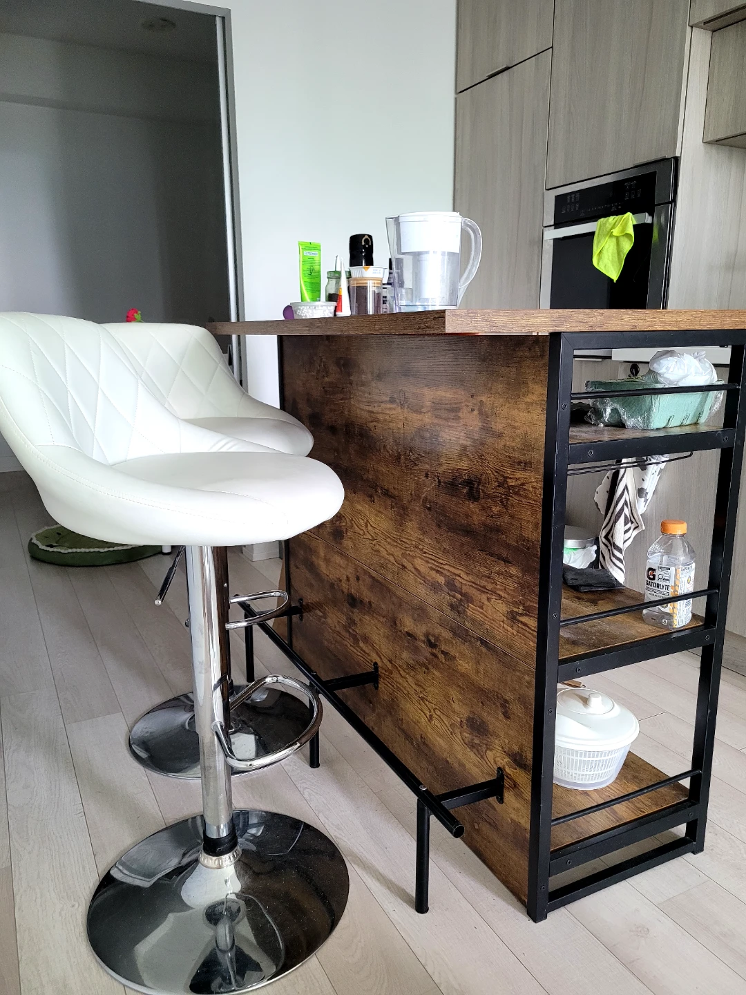 Kitchen table + 2 stools