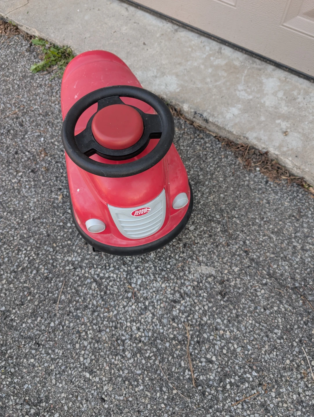Radio Flyer Ride On Car - photo 2