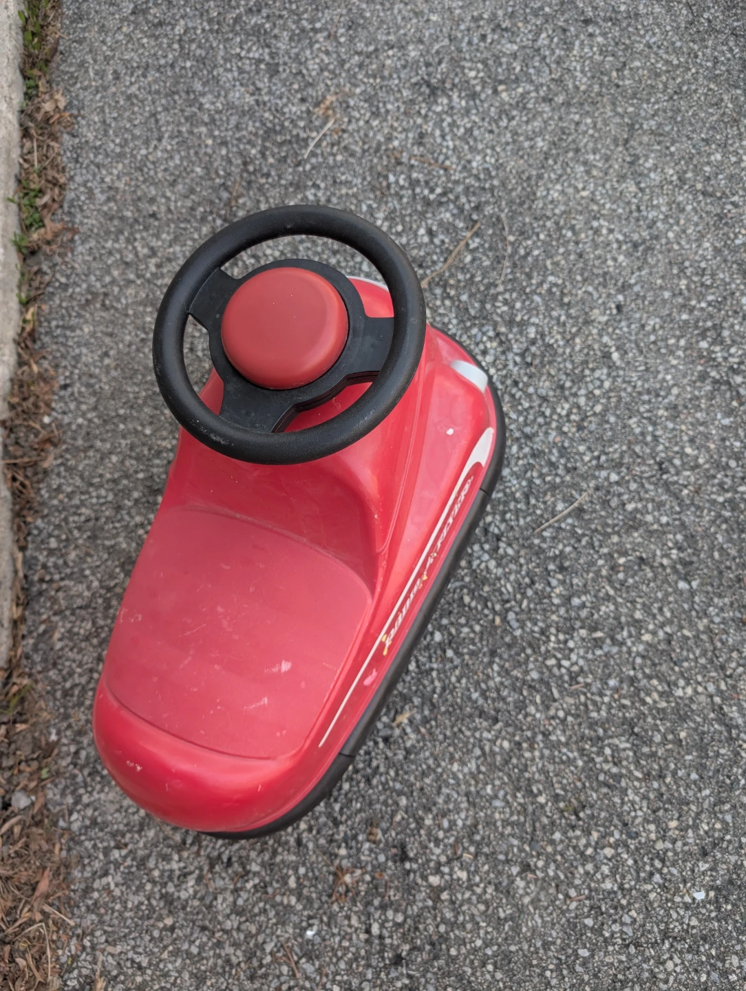 Radio Flyer Ride On Car - photo 3