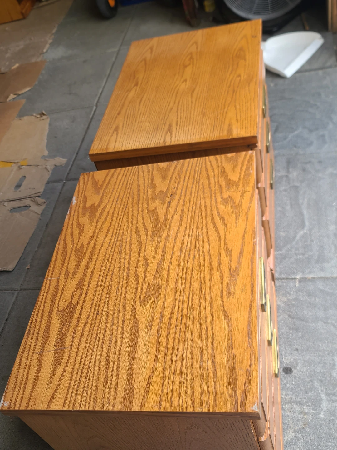 Pair of Oak Nightstands - photo 2