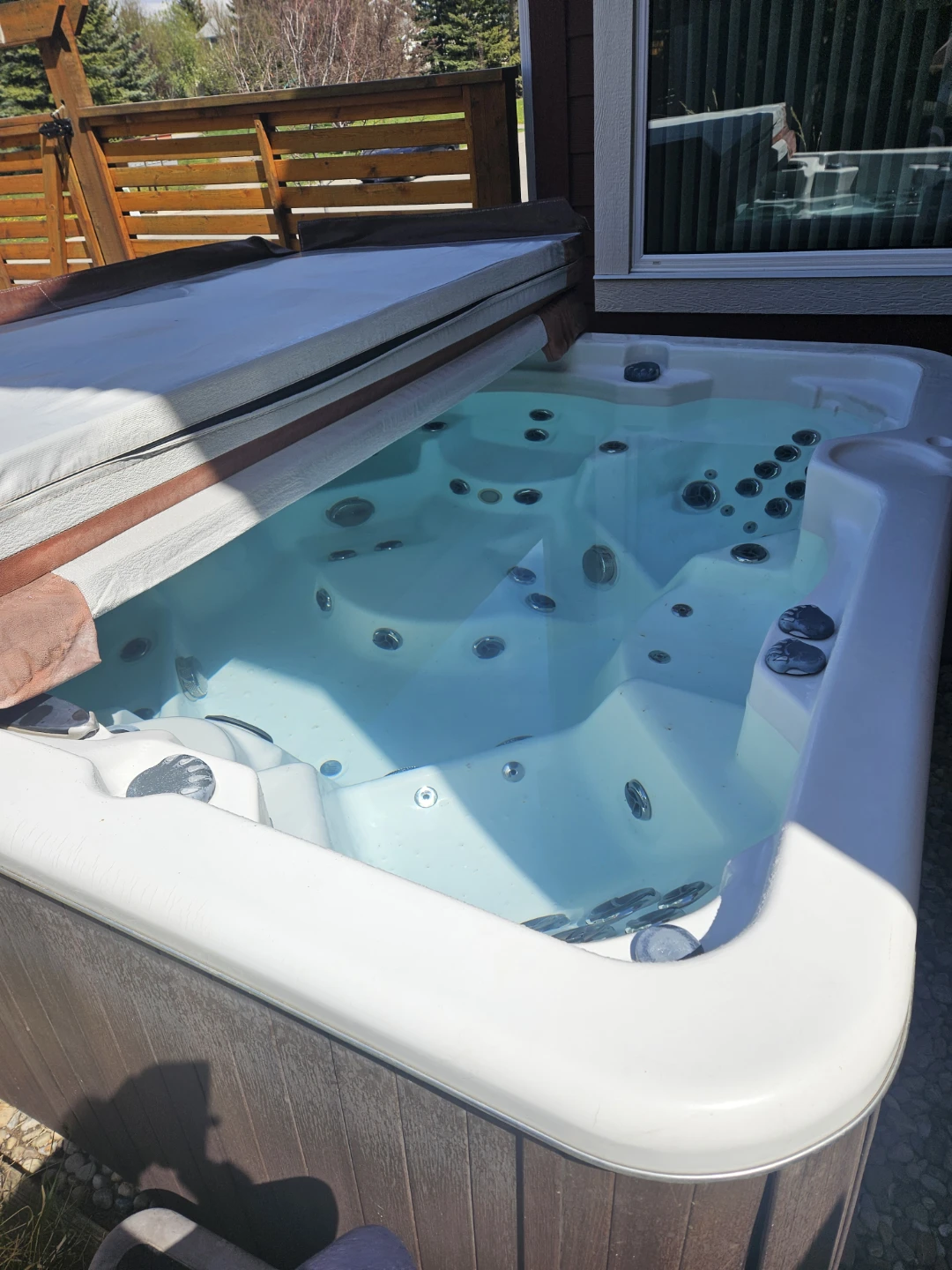 Hot Tub with Cover - photo 2