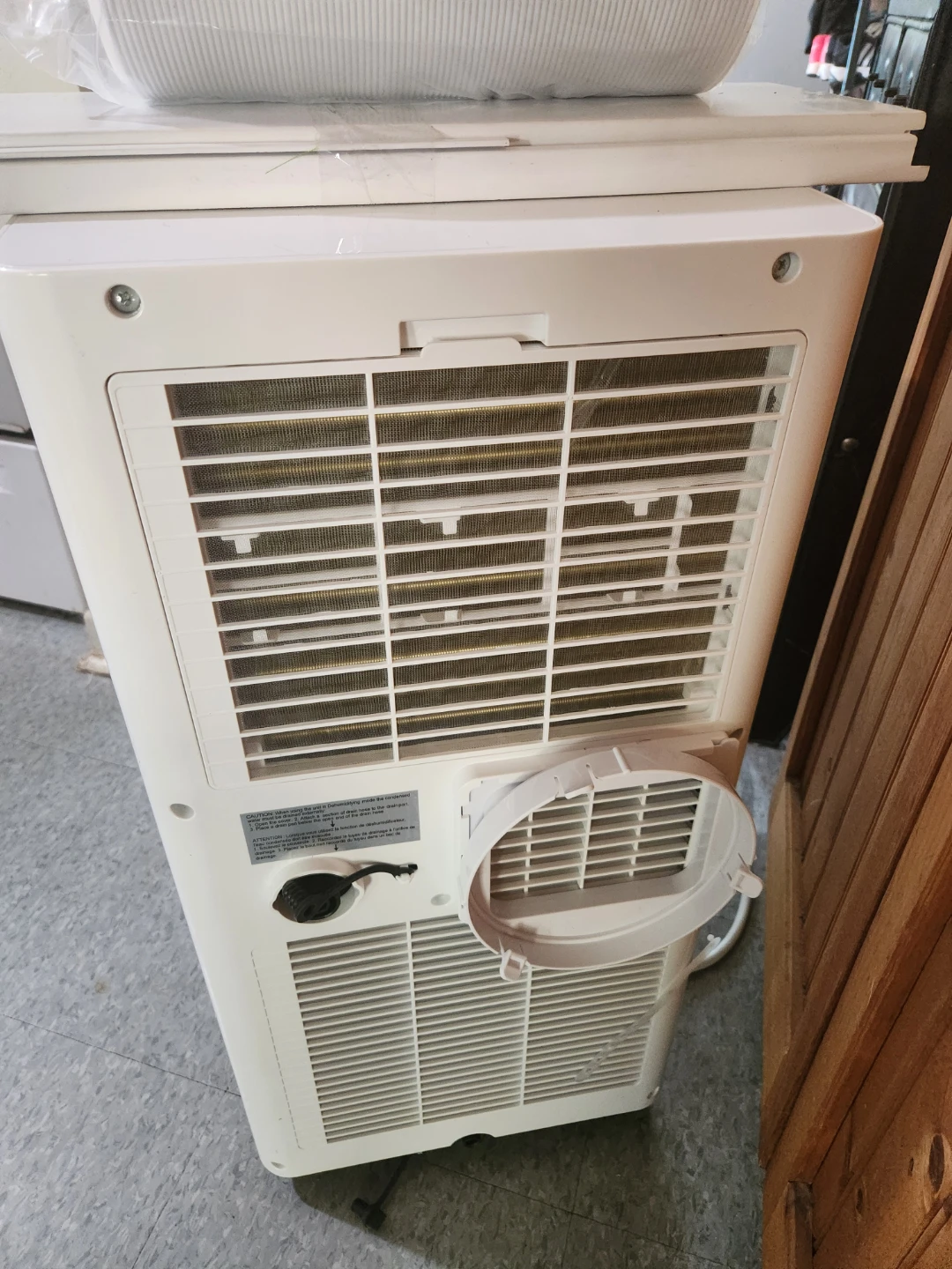 4 IN 1 (10 000) BTU AC,  DEHUMIDIFIER,  HEATER,  FAN,  HOSE - photo 2