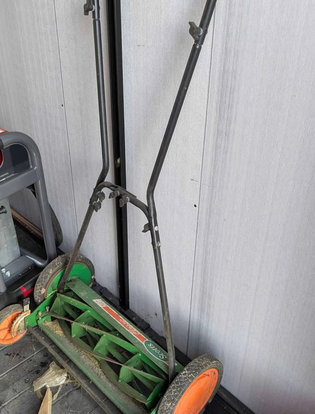 Scotts Classic Push Reel Lawn Mower
