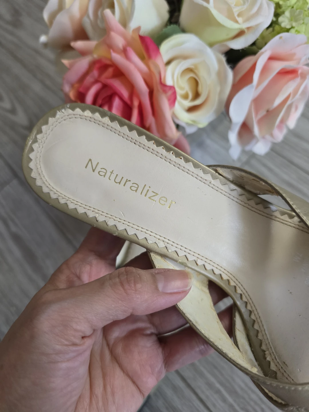 Naturalizer Gold Strappy Heeled Sandals Size 7 - photo 2
