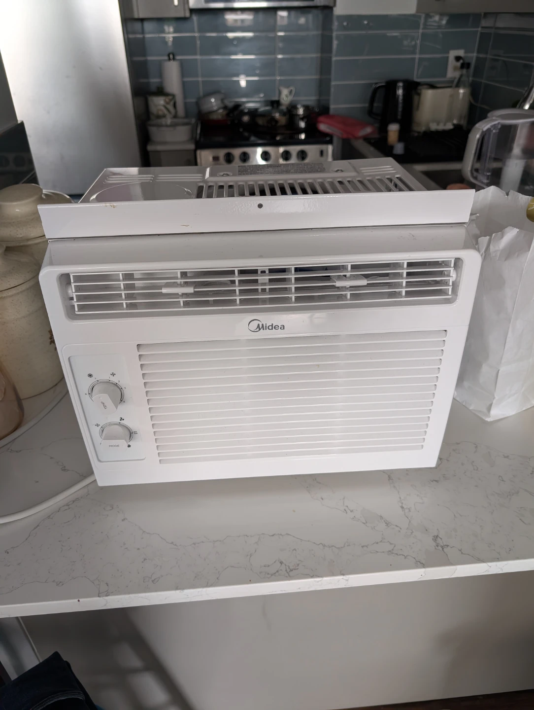 Midea Window Air Conditioner - photo 2