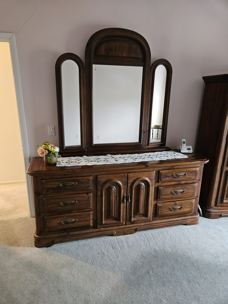 Wooden Dresser with Triple Mirror - photo 3