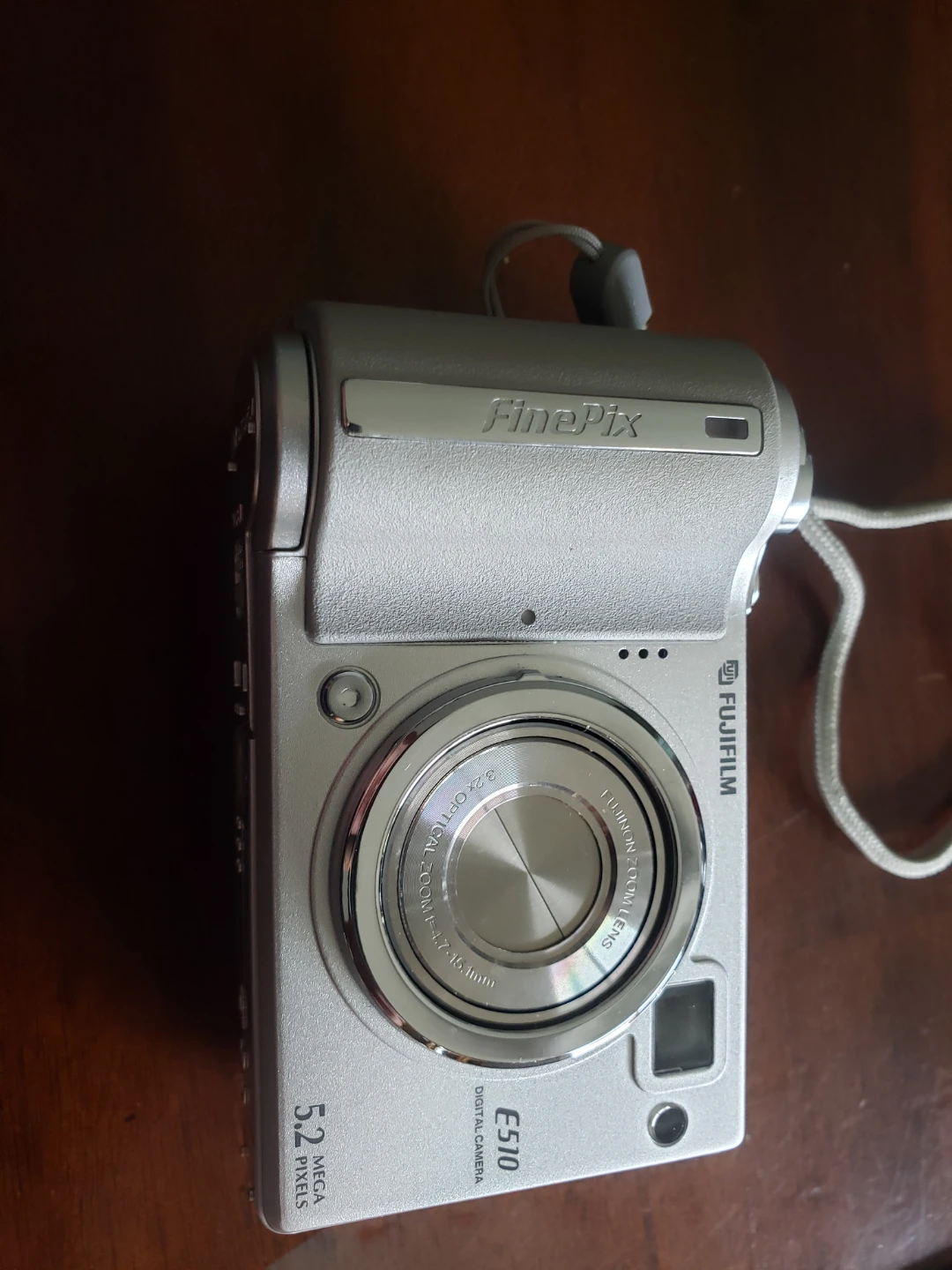 Fijifim e510 camera and accessories. - photo 3