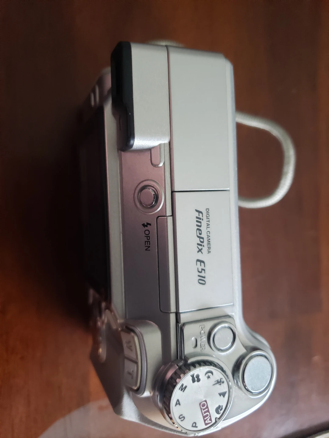 Fijifim e510 camera and accessories. - photo 4