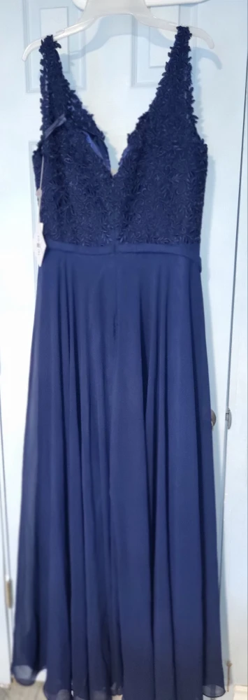 Navy Lace V-Neck Gown Size 14 - photo 3