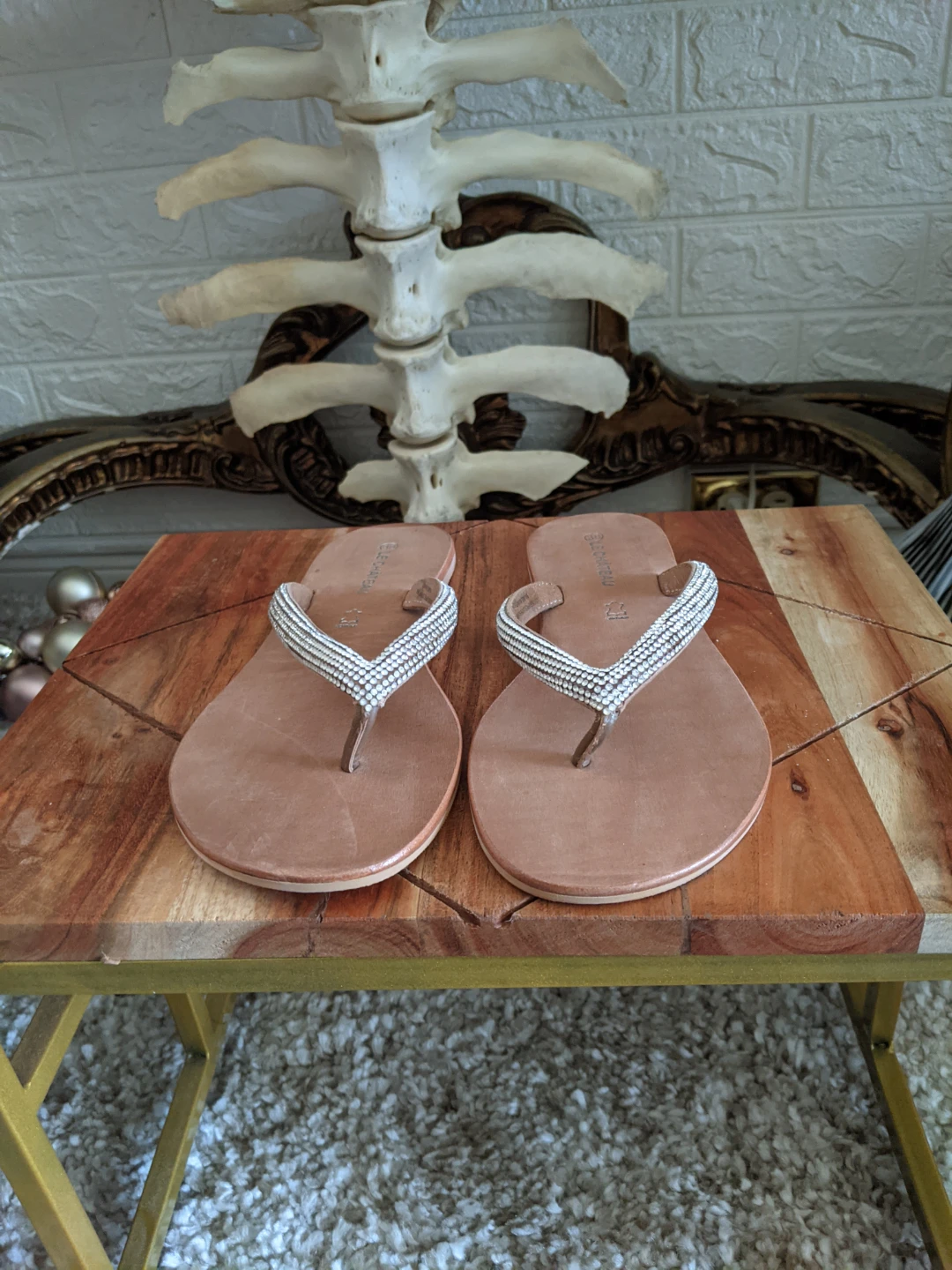 Le Château Embellished leather  Flip Flops Size 38