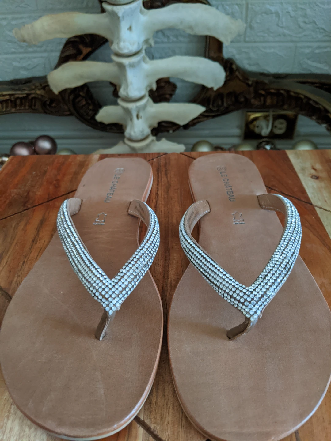 Le Château Embellished leather  Flip Flops Size 38 - photo 3