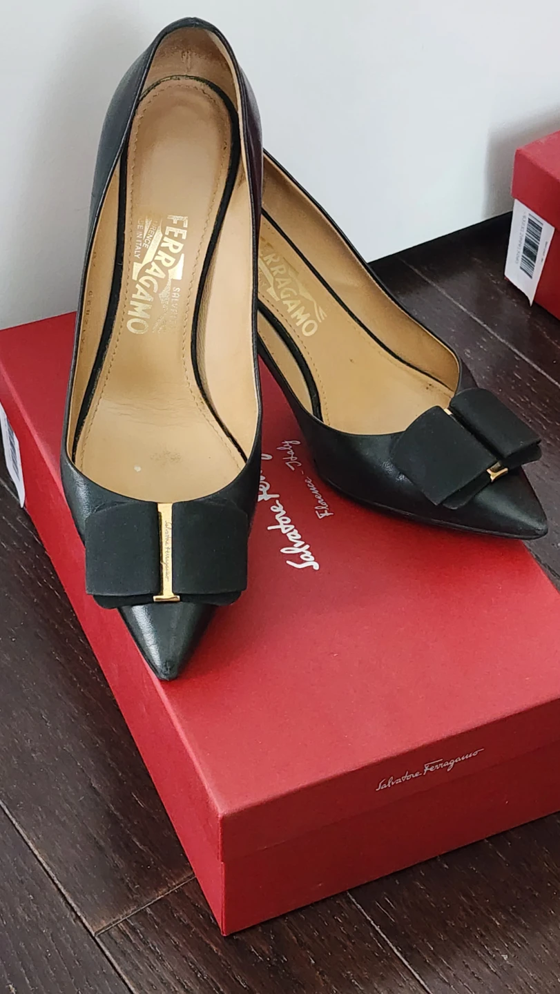 Salvatore Ferragamo Black Leather Bow Pumps Heels