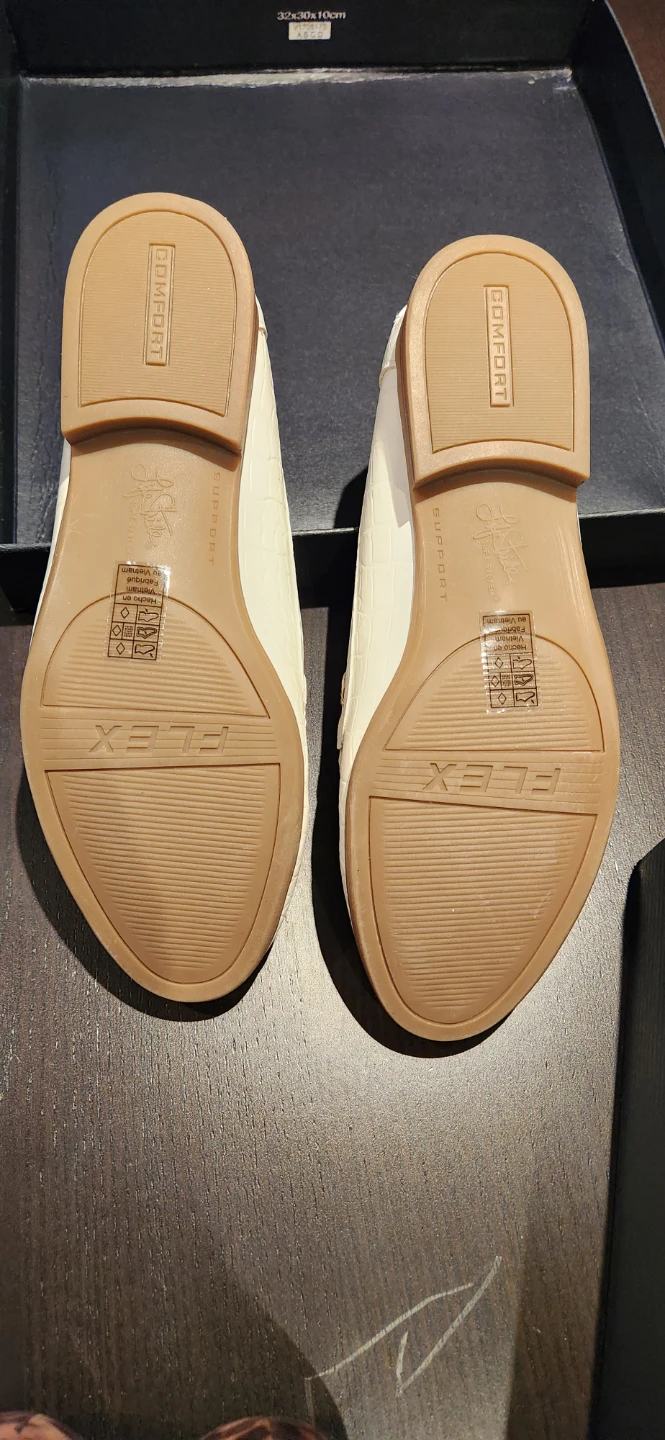 Life Stride "Comfy Step" White Croc Embossed Loafers - photo 4