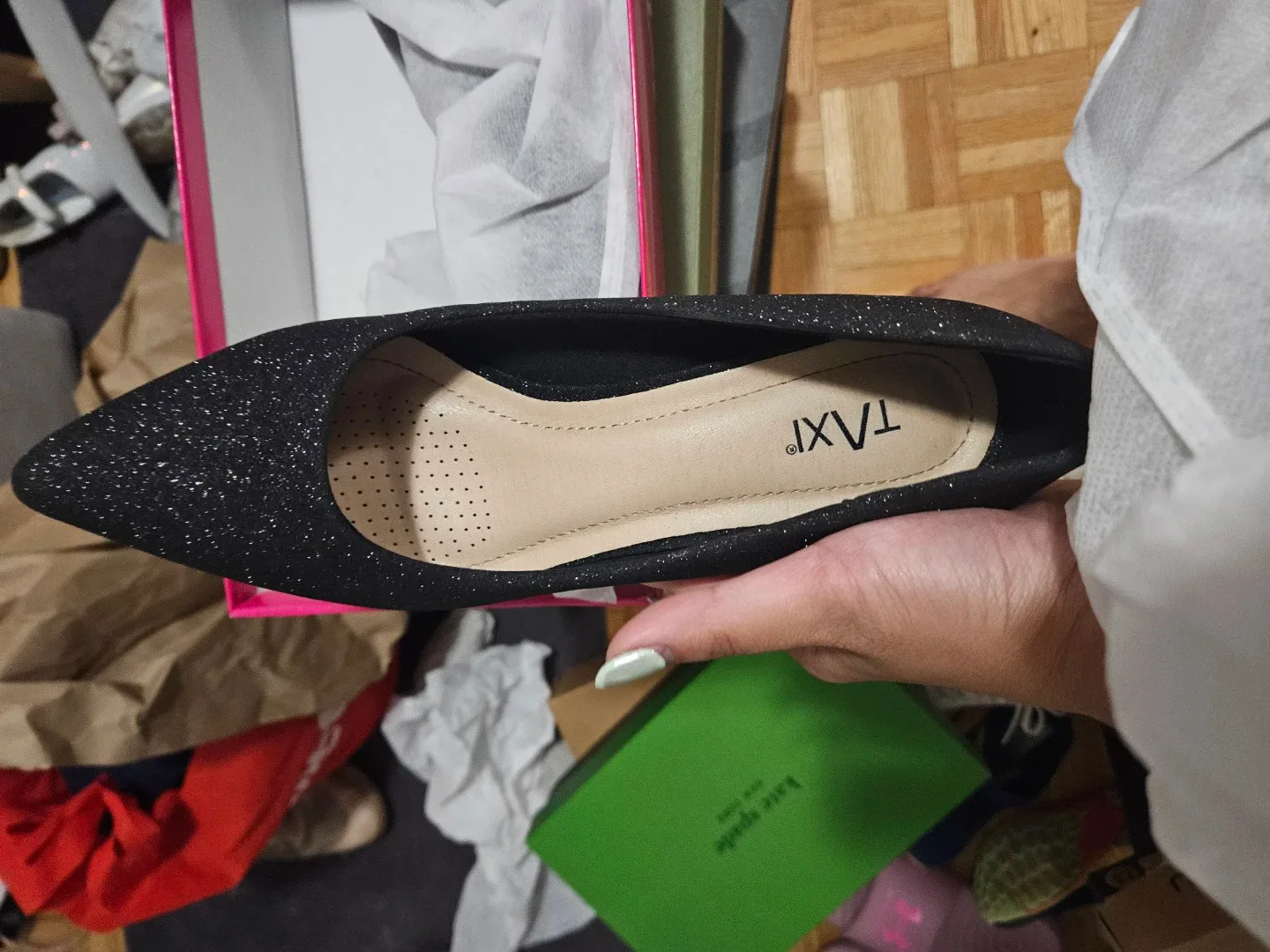 NWT TAXI Aliyah Black Glitter Pump - photo 3