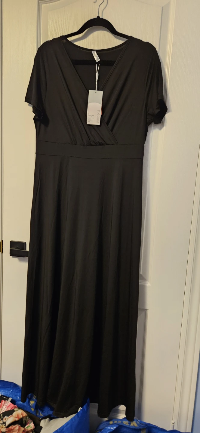 POSESHE Black V-Neck Maxi Dress XL