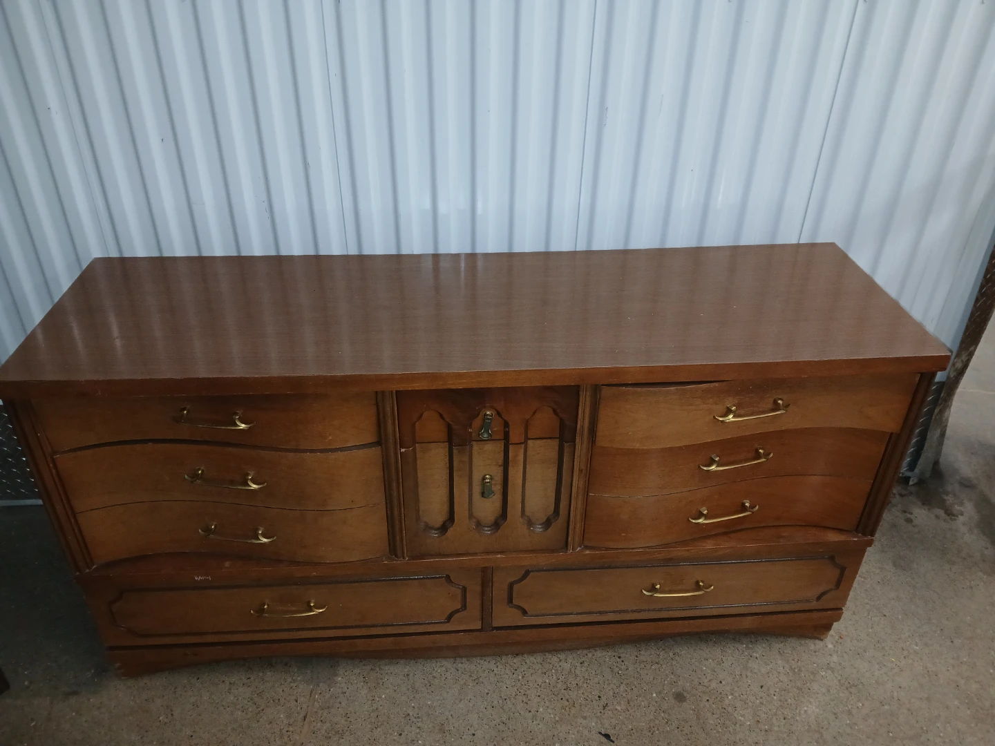 Dresser