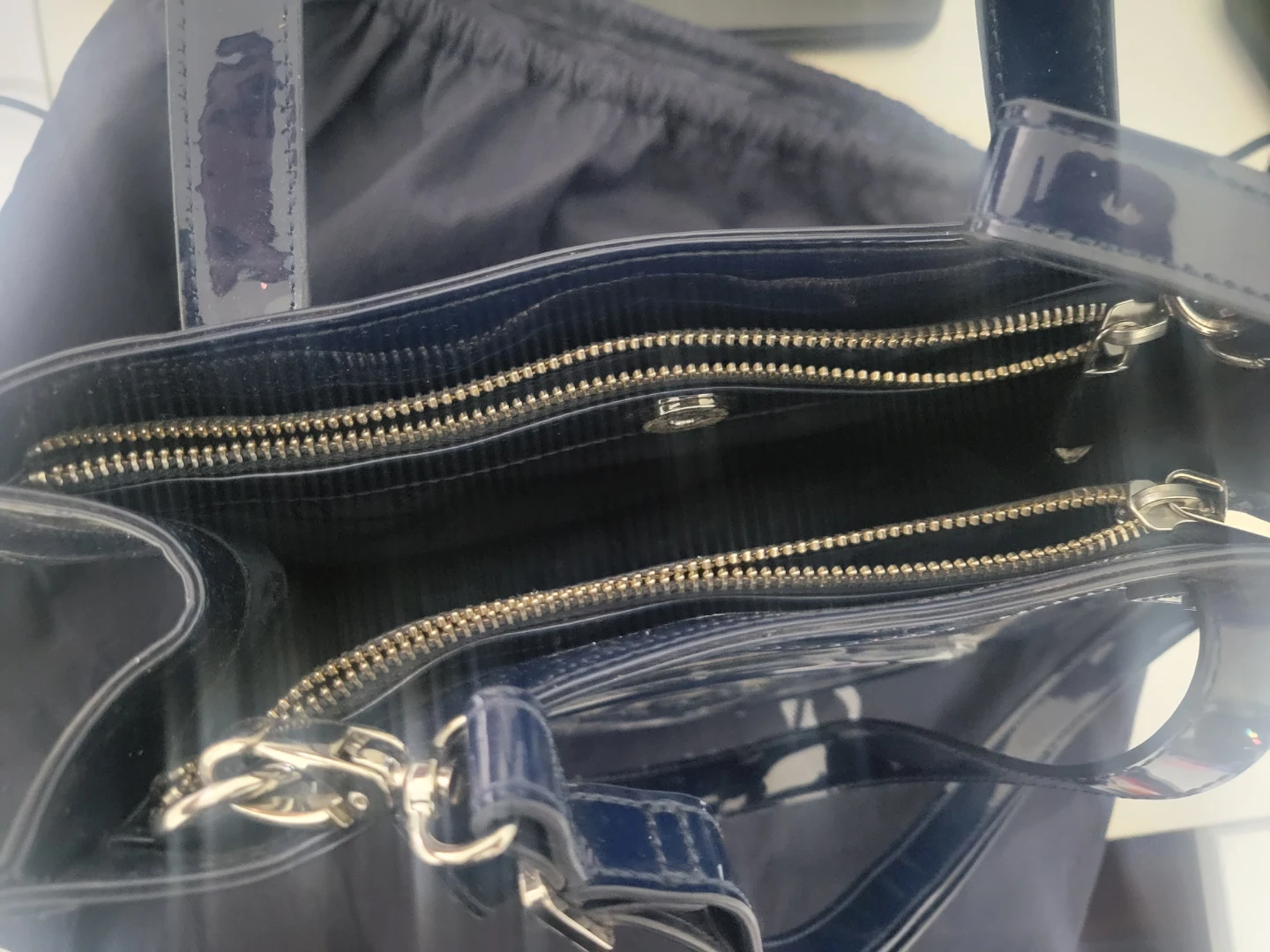 Armani Jeans Navy Patent Leather Tote Bag - photo 4