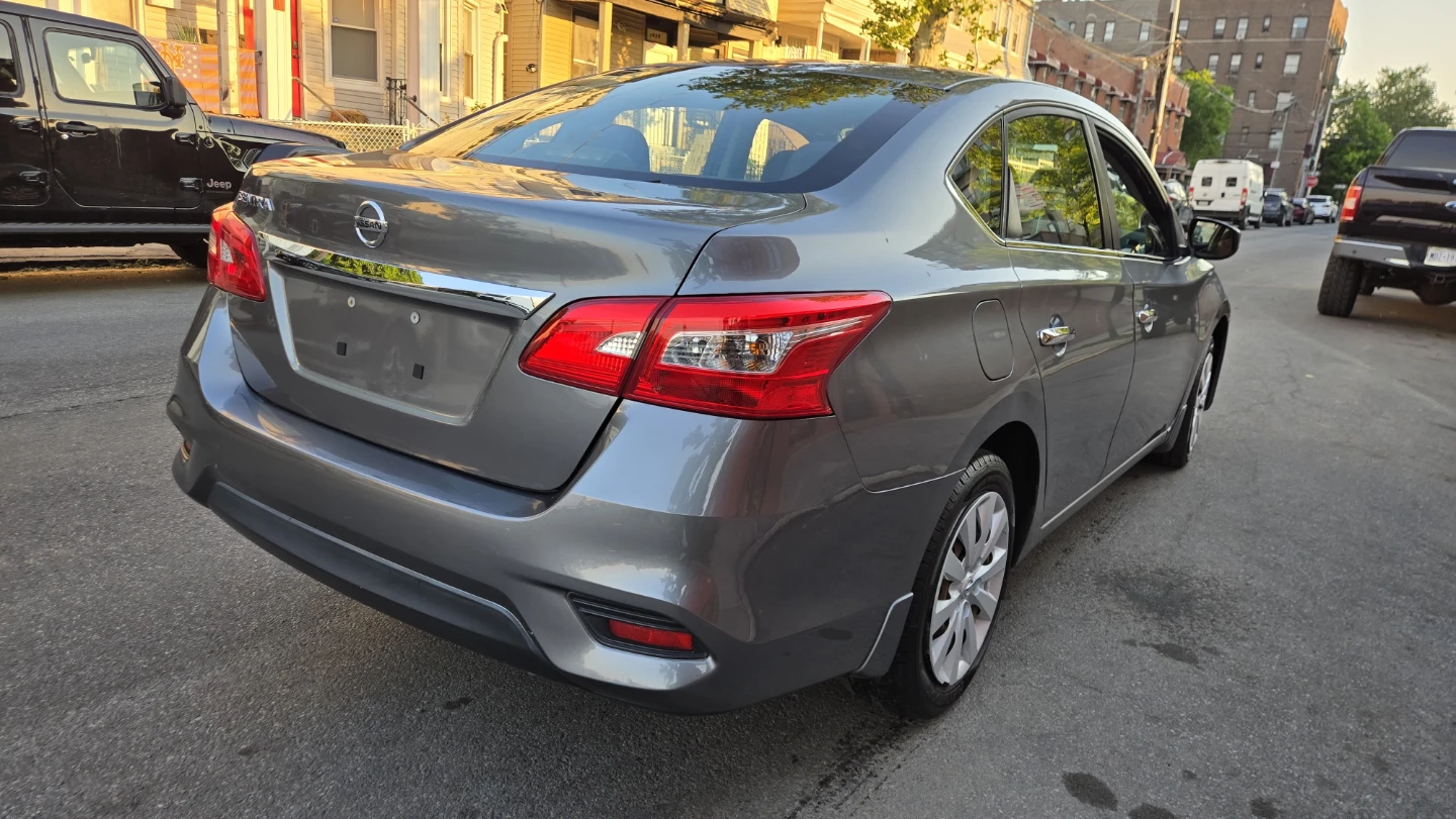 Nissan Sentra S Sedan 4D - photo 5