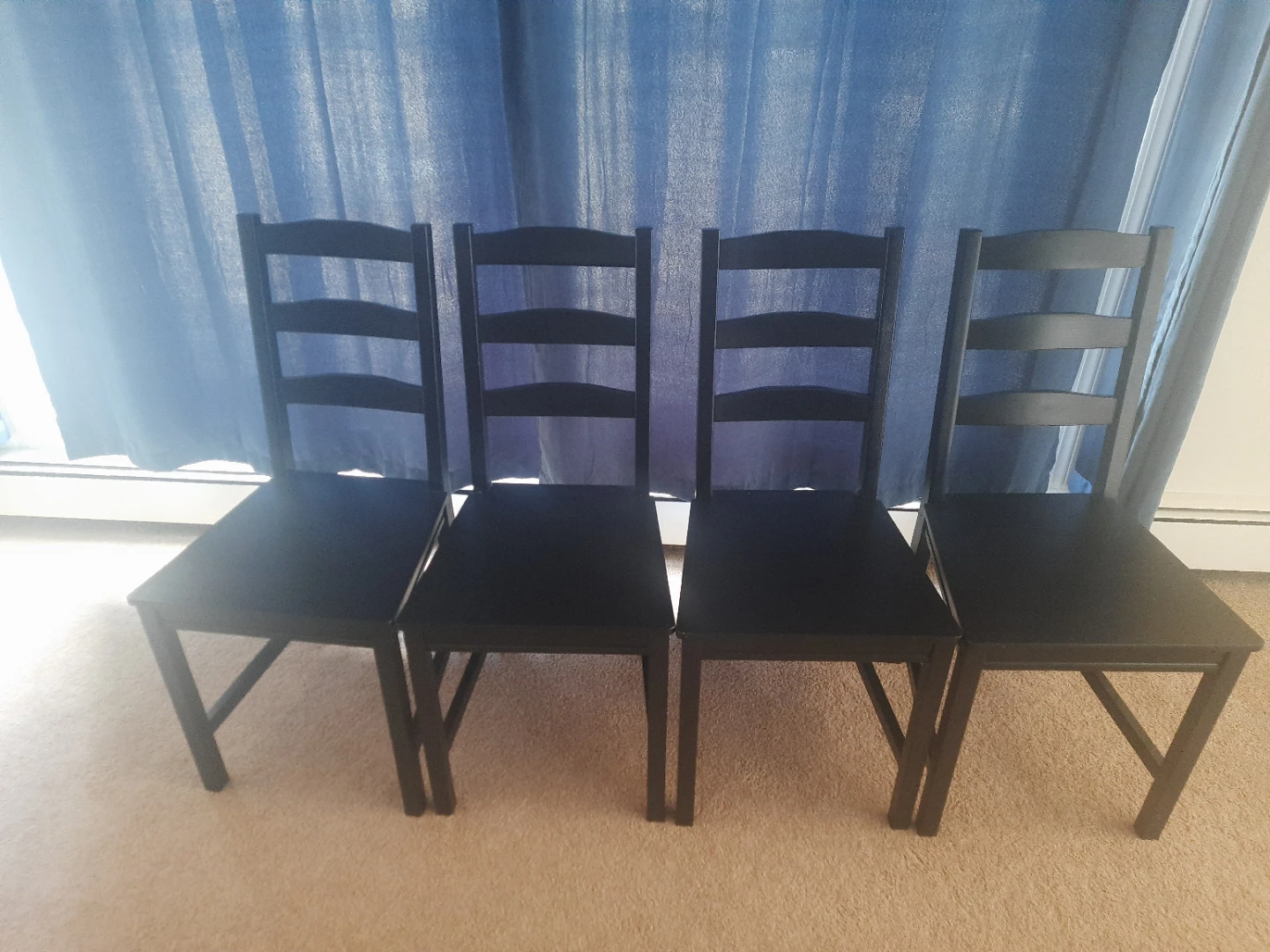 Dining Table + Set of 4 Black Dining Chairs with Tan Cushions - photo 4