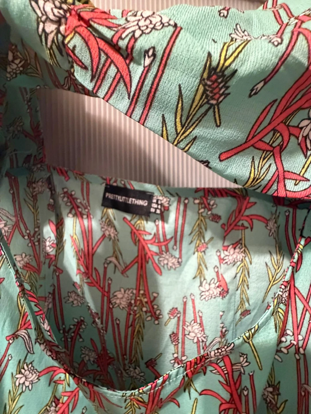 PrettyLittleThing Mint Green Floral Puff Sleeve Cut-Out Dress - photo 4