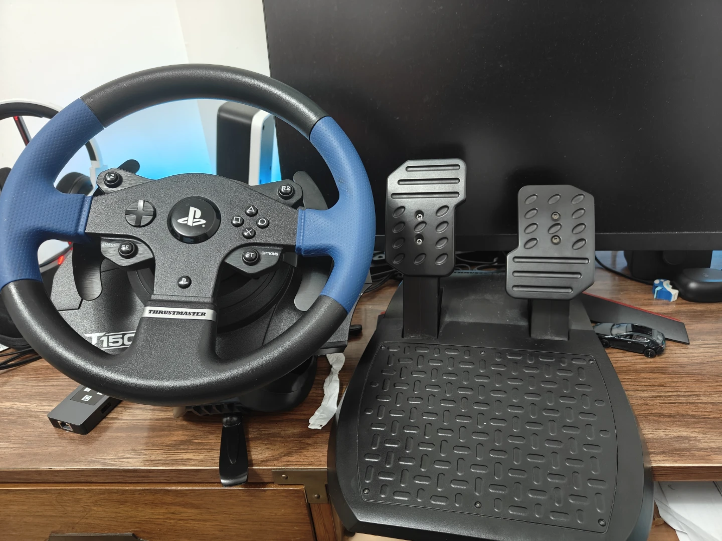 Thrustmaster t150 sim racing wheel and pedals