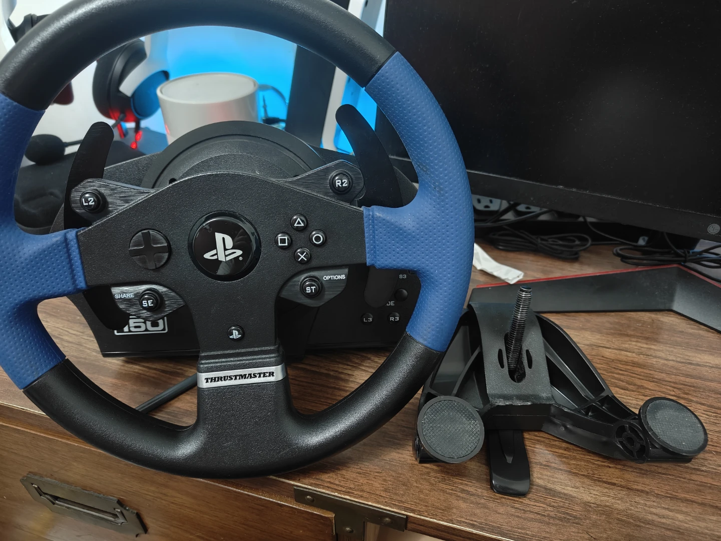 Thrustmaster t150 sim racing wheel and pedals - photo 2