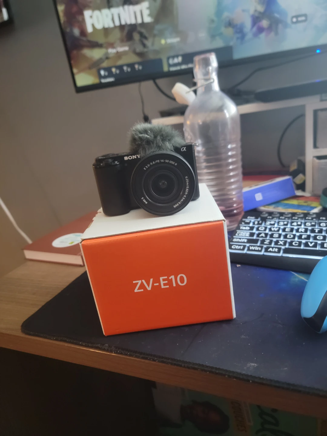 Sony ZV-E10 Camera with Microphone - photo 2