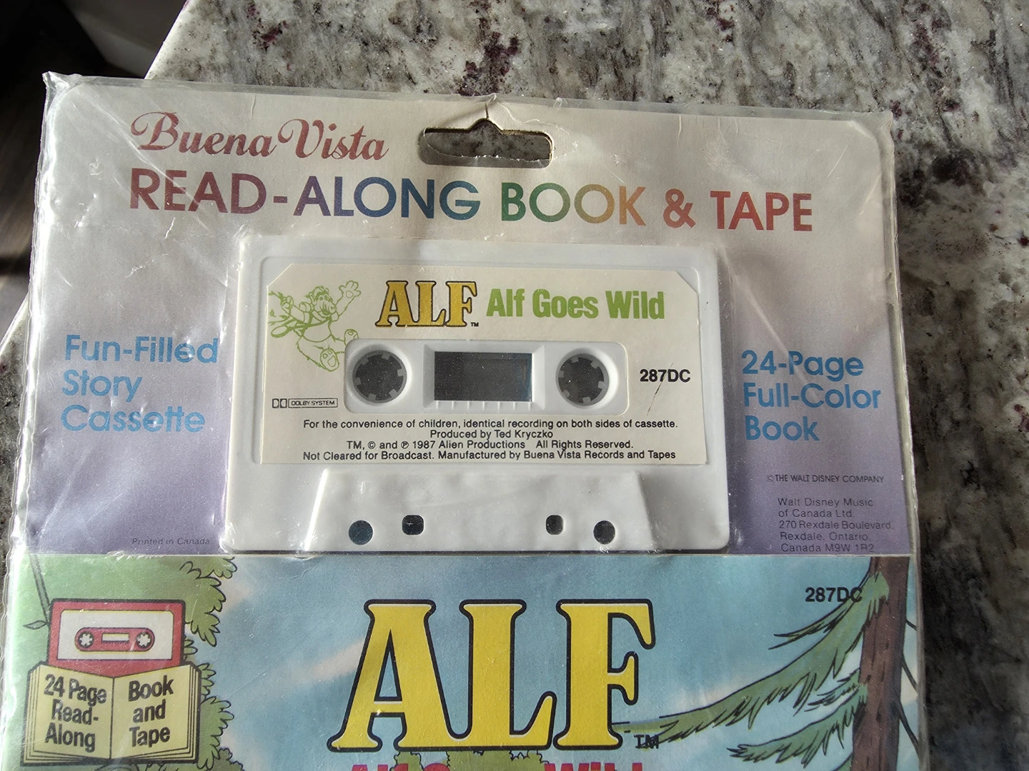 Alf Read Along Book & Tape "Alf Goes Wild" - photo 4