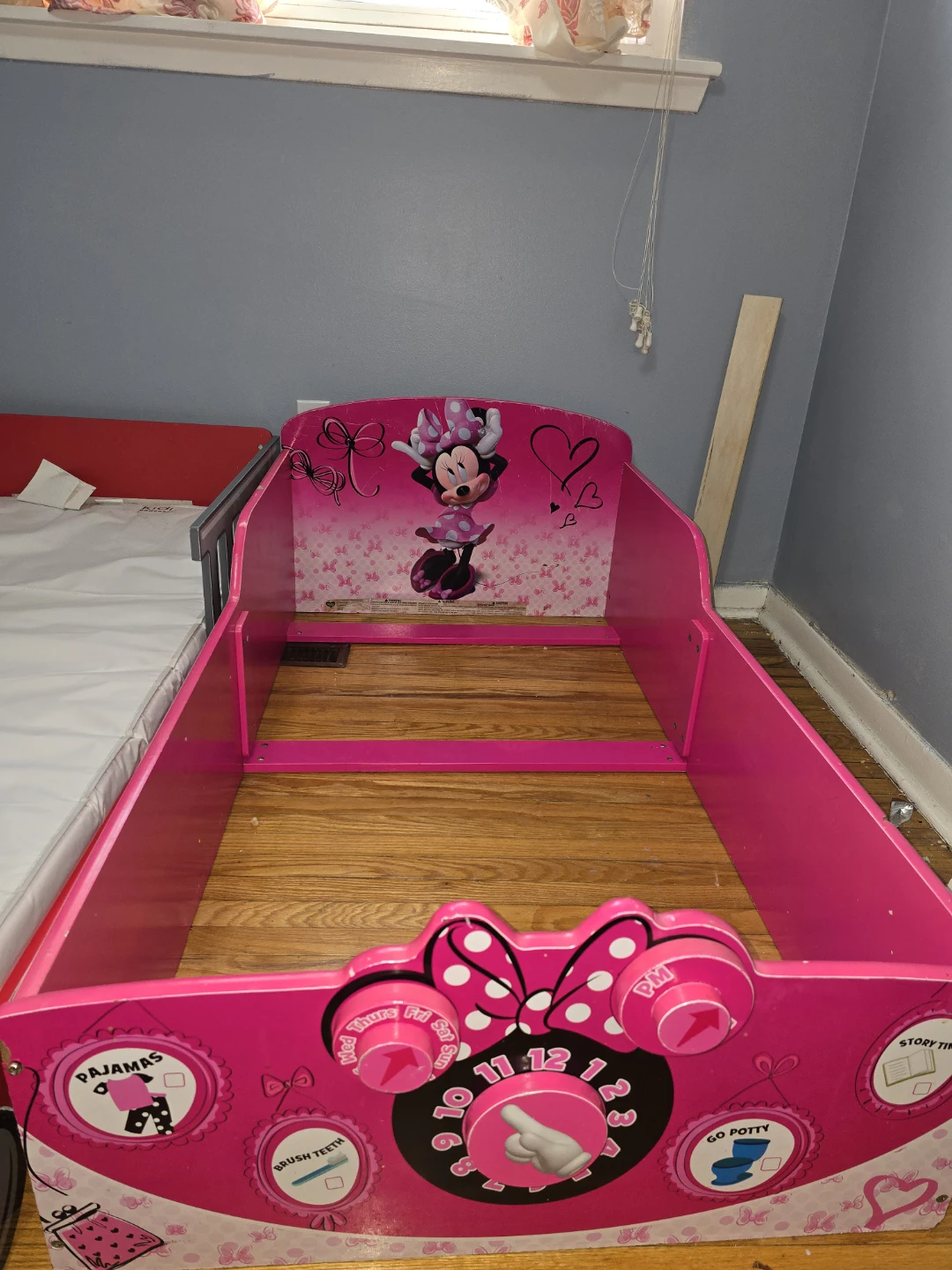 Minnie Mouse Toddler Bed - photo 3