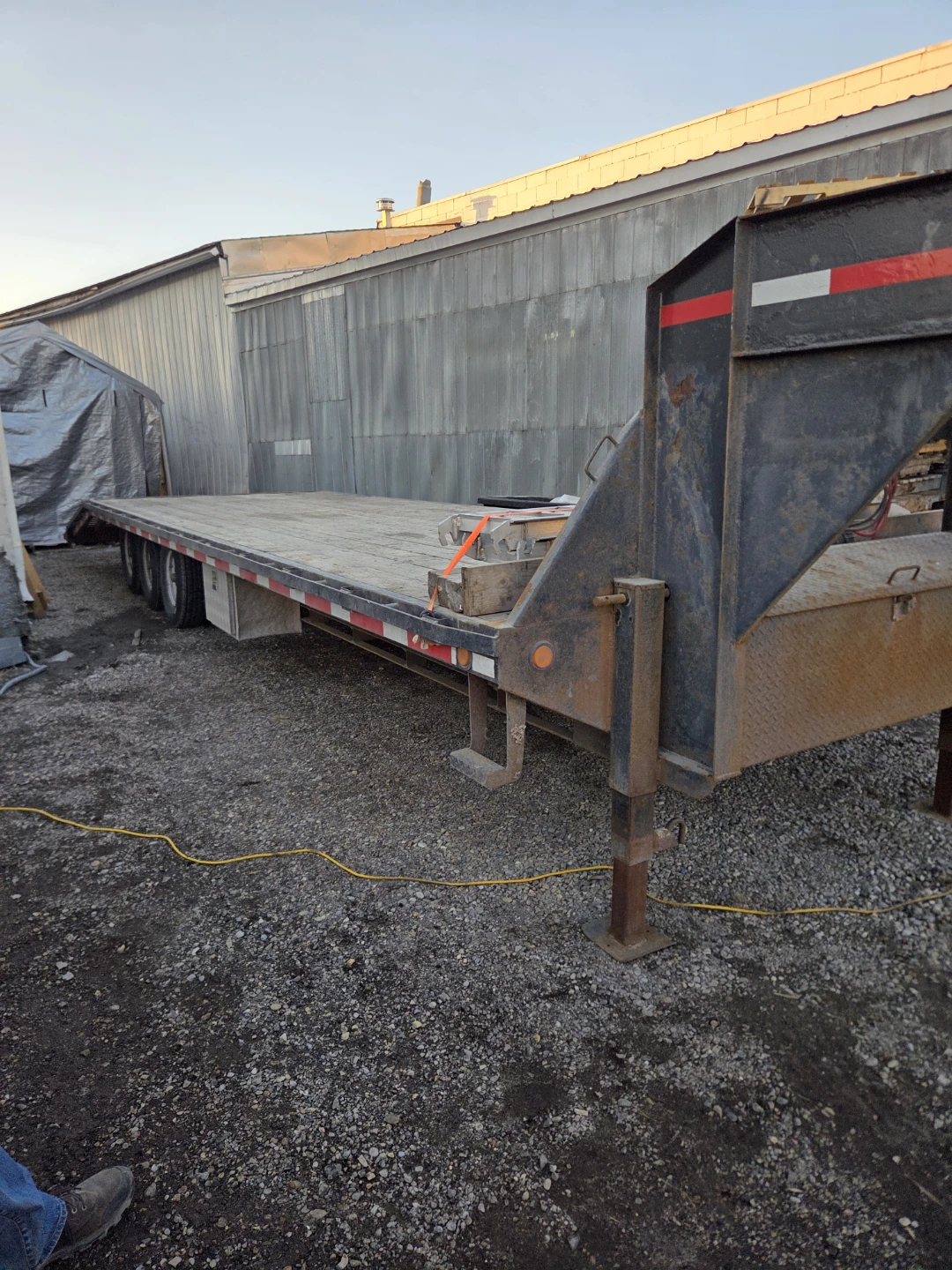 30 foot tri axwl Gooseneck Flatbed Trailer