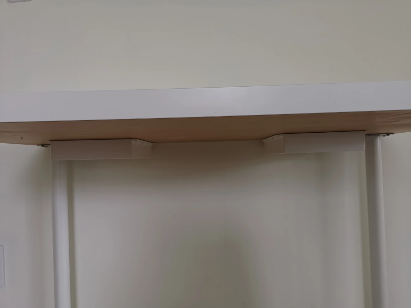 White Desk - photo 3