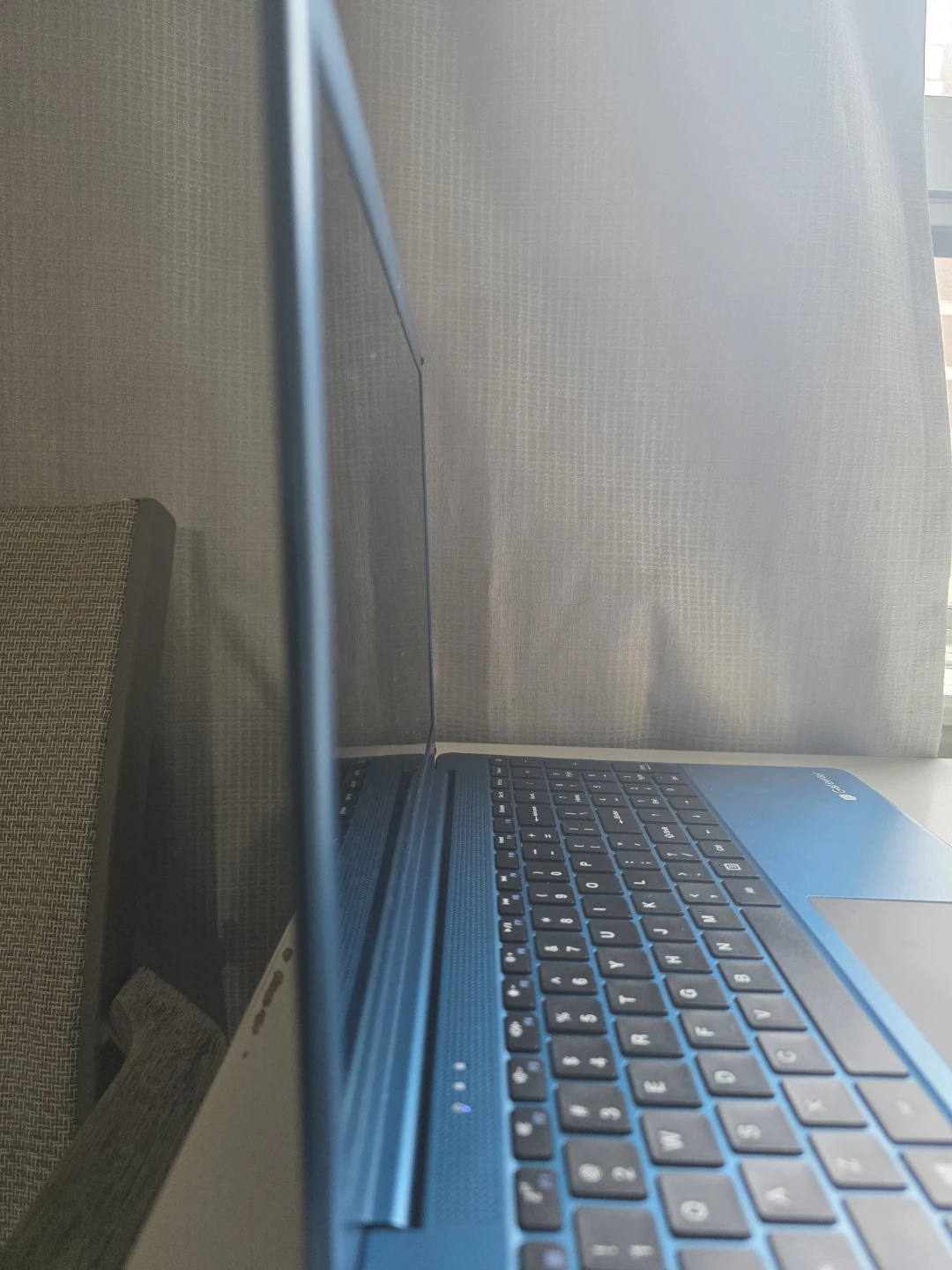 Gateway 15.6" Laptop - Blue - photo 2