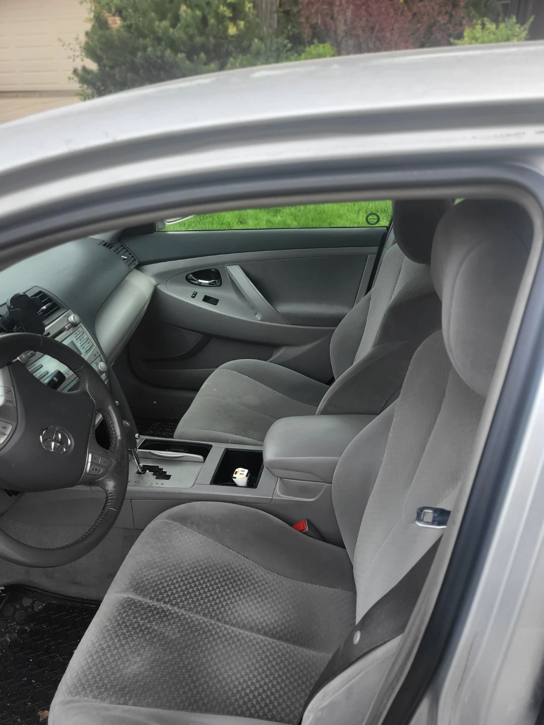 2007 Camry Hybrid well maintained - photo 2