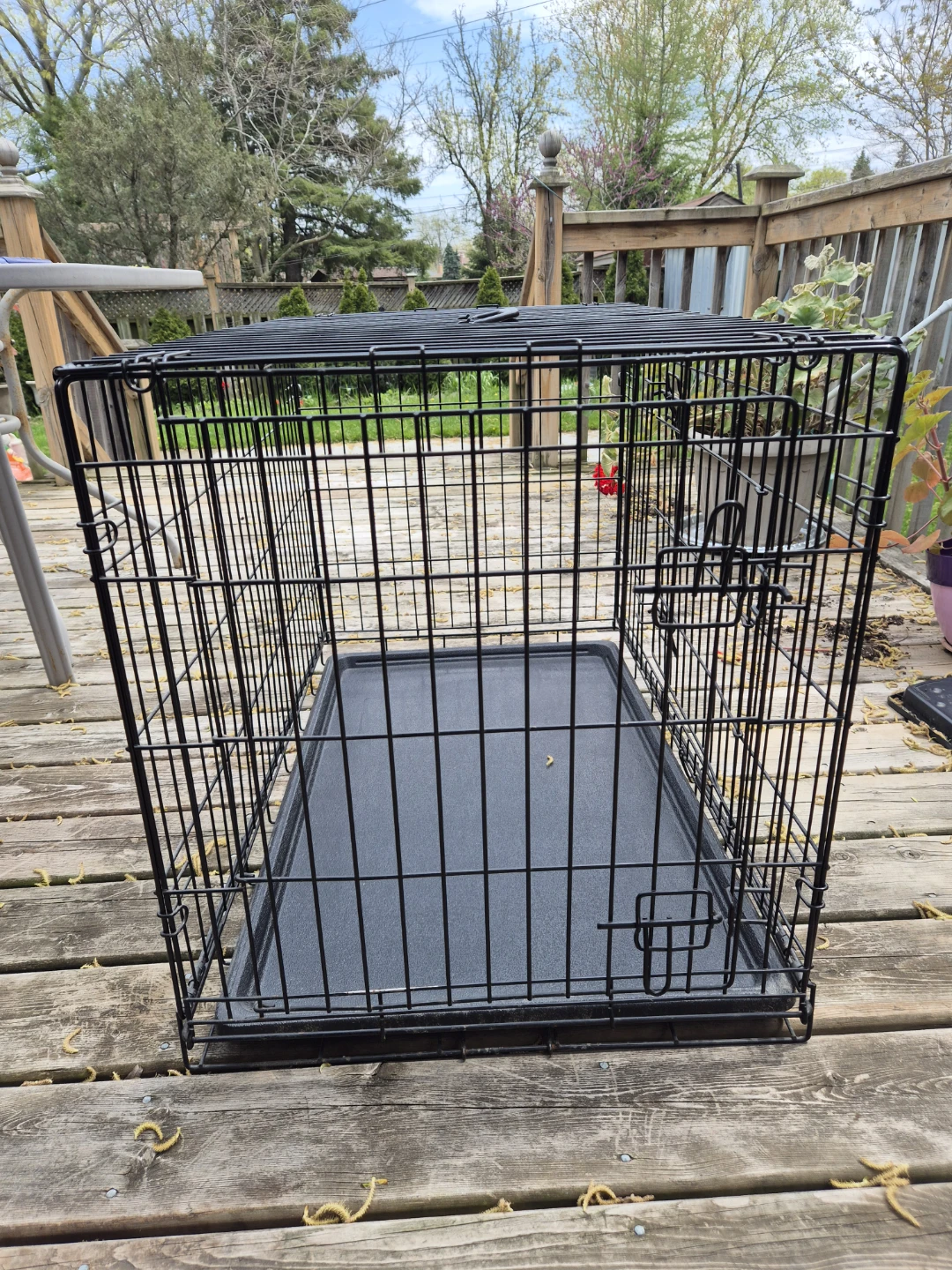 Black Metal Dog Crate with Tray