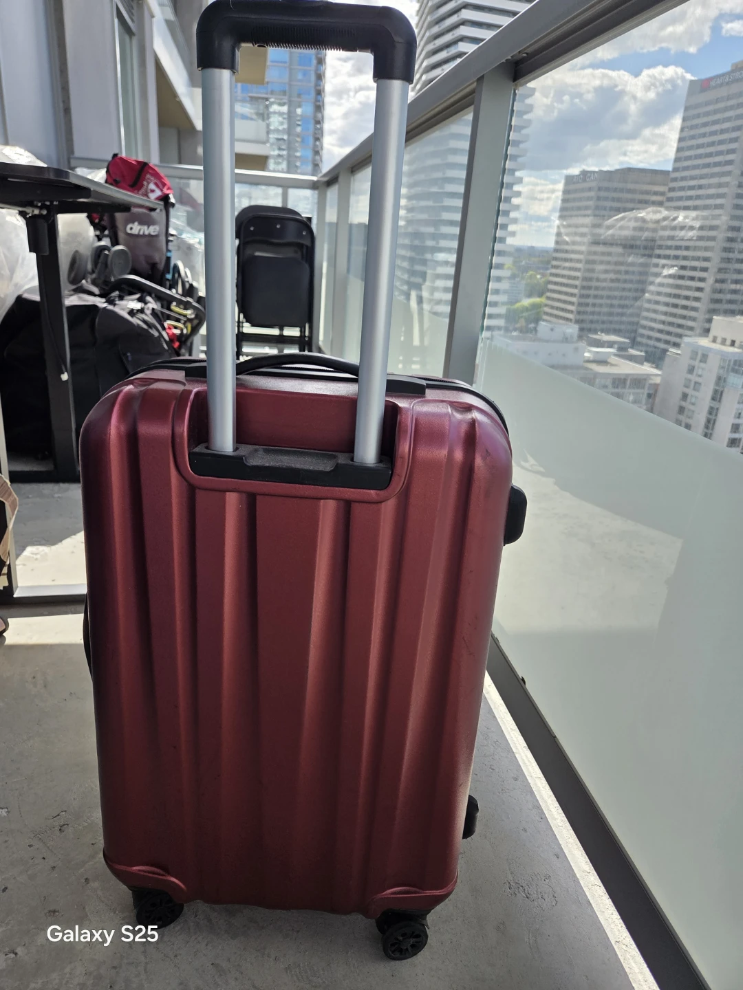 Wenger Red Hardside Spinner Luggage - photo 3