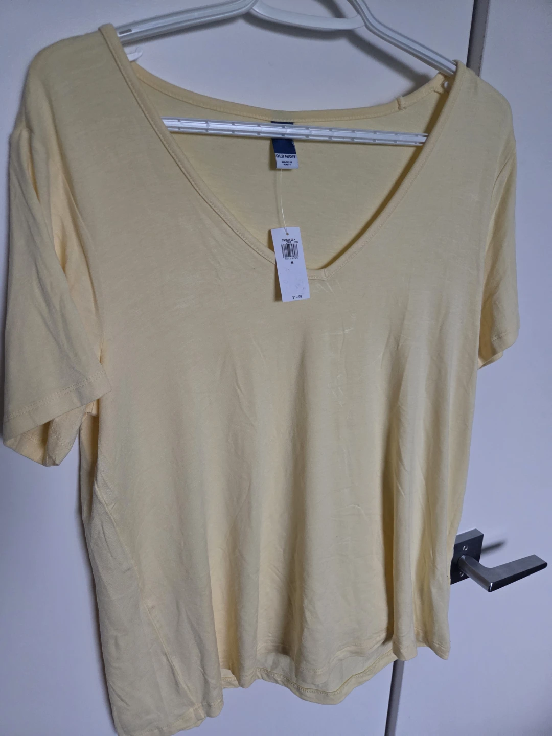 Old Navy Yellow V-Neck T-Shirt Size M