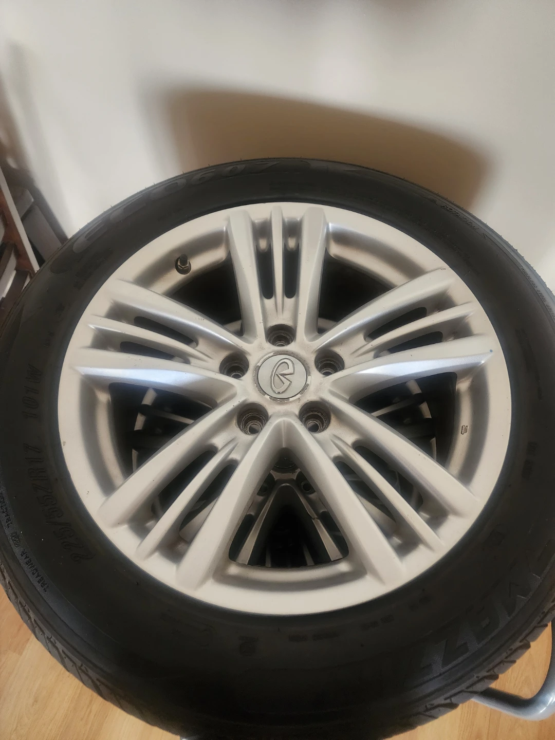 Infiniti Alloy Wheel and Tire Set