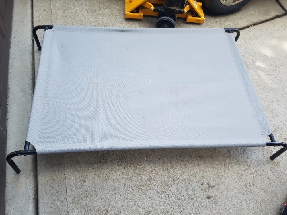 Gray Elevated Pet bed - photo 2