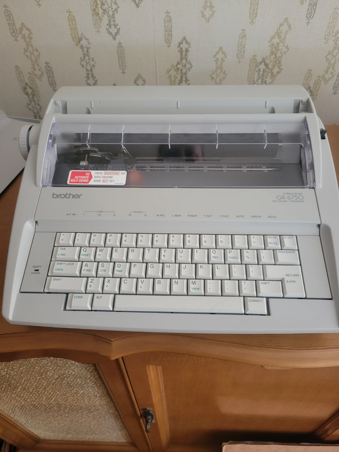 Brother GX-6750 Electronic Typewriter - photo 2